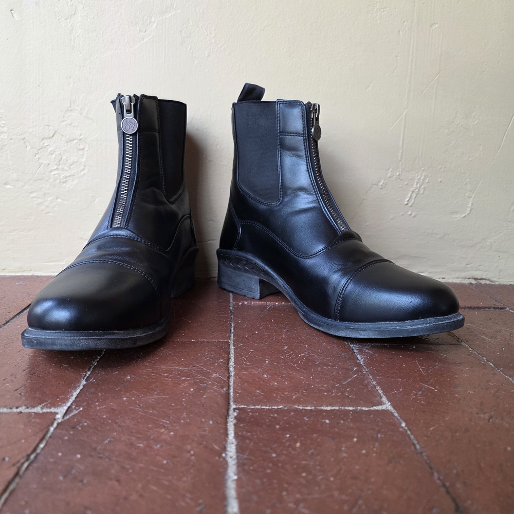 Ovation Equestrian Zipper Boots Size 9